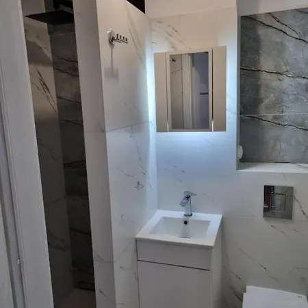 Strict Center Comfortable Apartment, 10th-floor With Beautiful View On The Park And Skyscrapers, Free Wifi, Self Check-in/out *