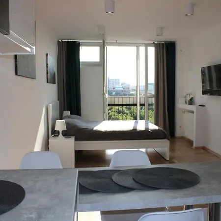 公寓 Strict Center Comfortable Apartment, 10th-floor With Beautiful View On The Park And Skyscrapers, Free Wifi, Self Check-in/out *