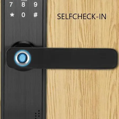 Strict Center Comfortable Apartment, 10th-floor With Beautiful View On The Park And Skyscrapers, Free Wifi, Self Check-in/out 华沙