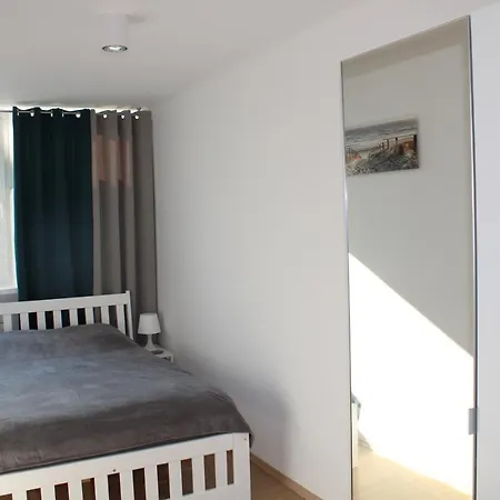 Strict Center Comfortable Apartment, 10th-floor With Beautiful View On The Park And Skyscrapers, Free Wifi, Self Check-in/out Apartment *